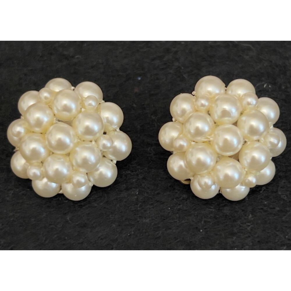 Vintage Faux Pearl Cluster Clip On Earrings Womens Cream Ecru Beaded Dome Retro